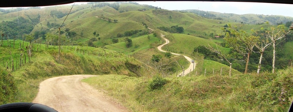 dirt road in costa rica mountains 96