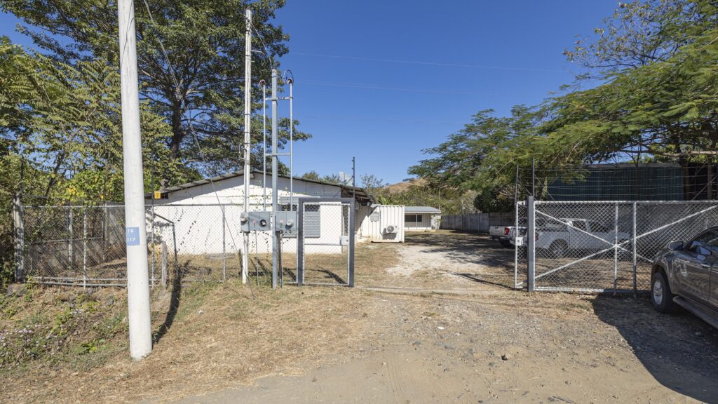 Commercial Property Sardinal Artola Corner