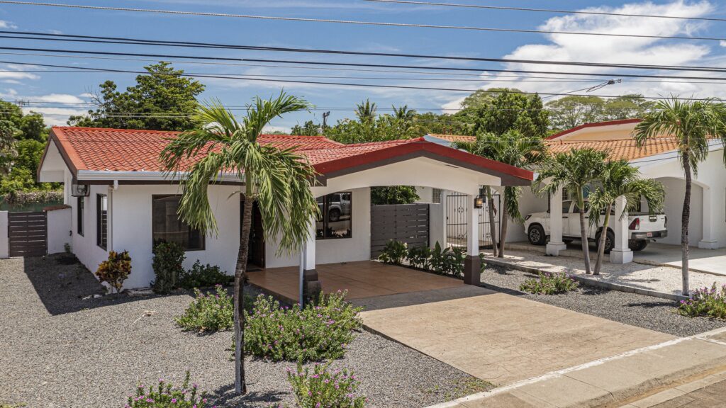 CASA BLANCA Mossy Rock 2