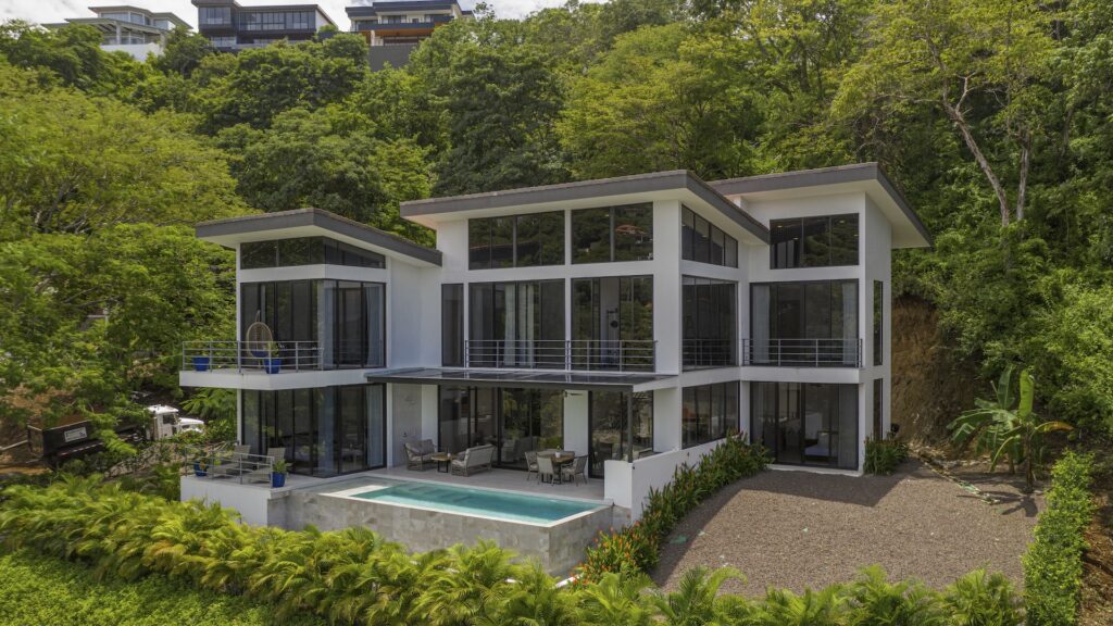 VILLA VALLE VERDE PACIFICO LOT 20